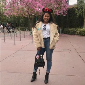 Meet your Posher, Megan